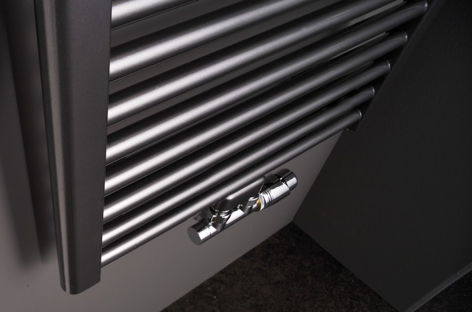 Instamat Rondo Lux CV badkamerradiator 120 cm hoog en diverse lengtes/Wit of Zwart mat